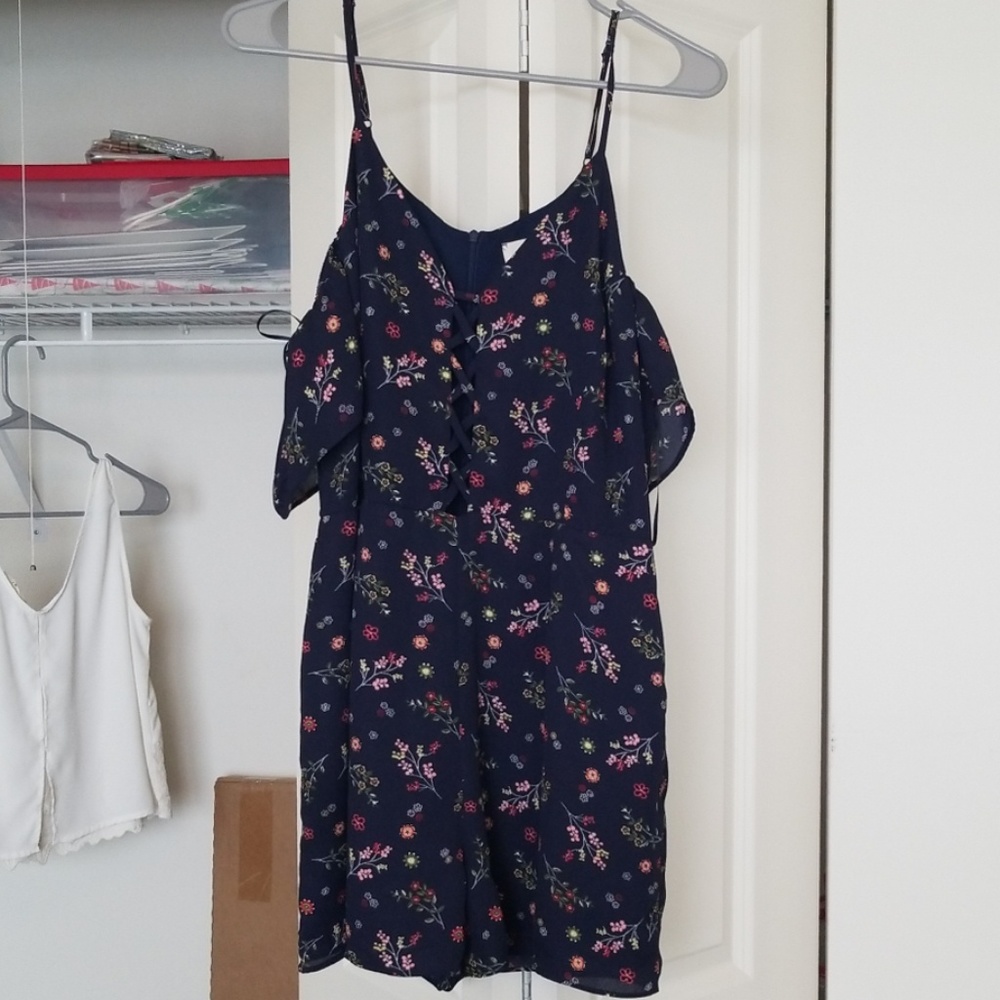 Everly navy floral short romper